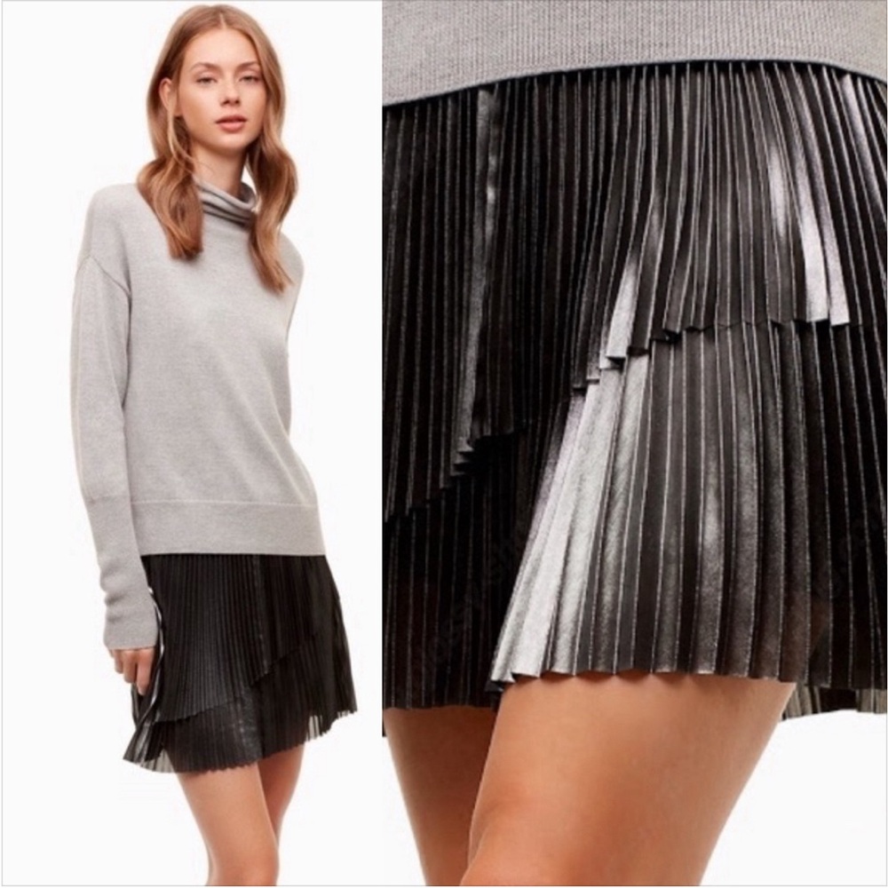 Wilfred Aritzia pleated mini silver metallic skirt asymmetrical eras tour Size 6